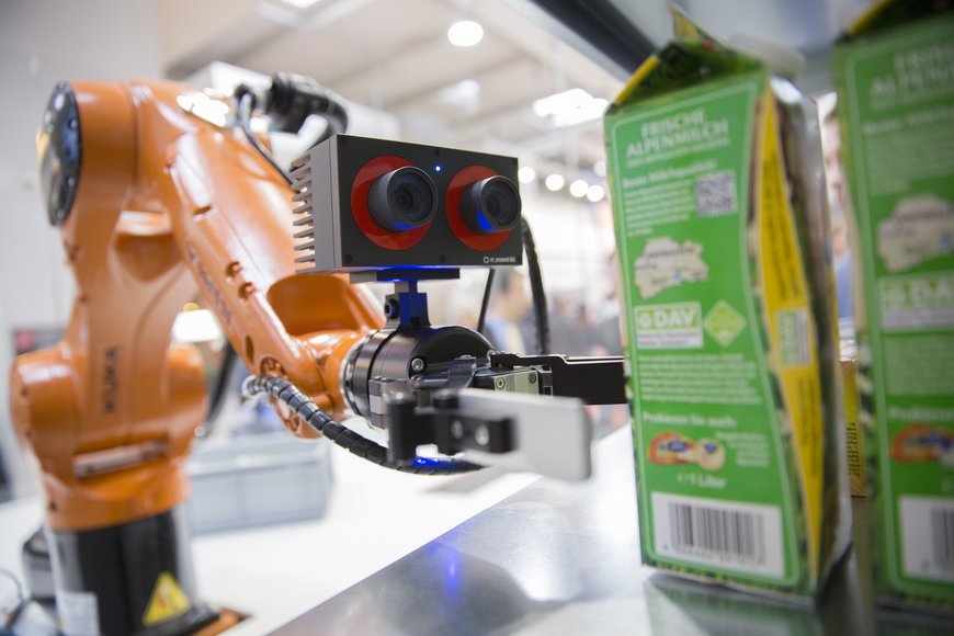Flexibler dank 3D-Sensorik, KI und Co.: Sehende KUKA Roboter stapeln Ofensteine